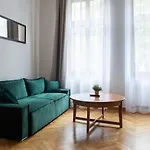 Leo Apartments Old Town Residence