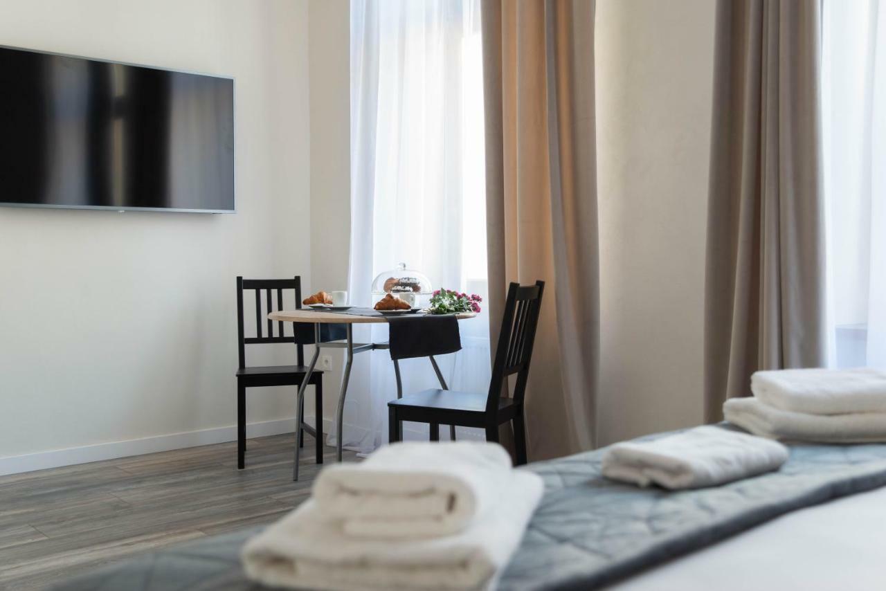 Leo Old Town Apartment *