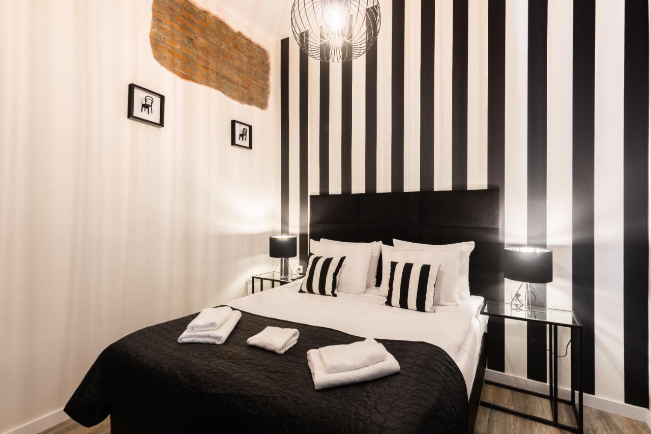 Leo Old Town Apartment